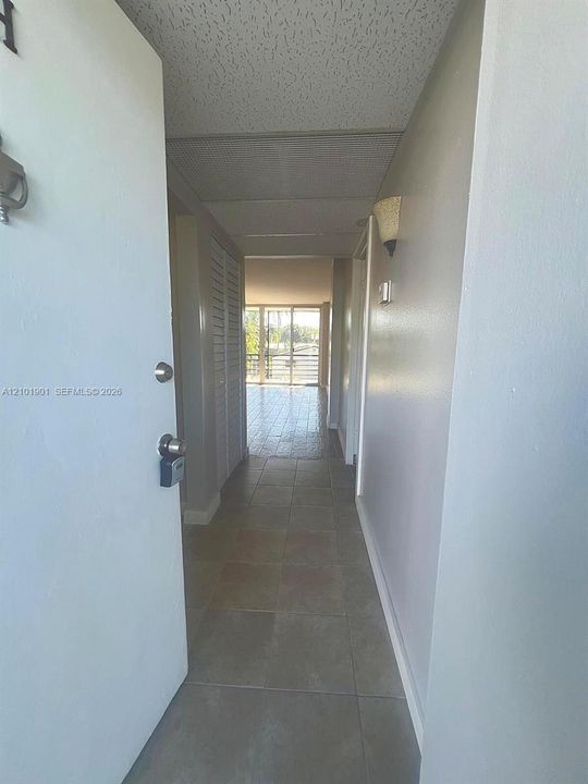 En Venta: $170,000 (2 camas, 2 baños, 975 Pies cuadrados)