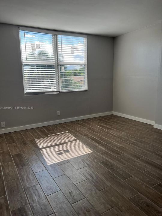 En Venta: $170,000 (2 camas, 2 baños, 975 Pies cuadrados)