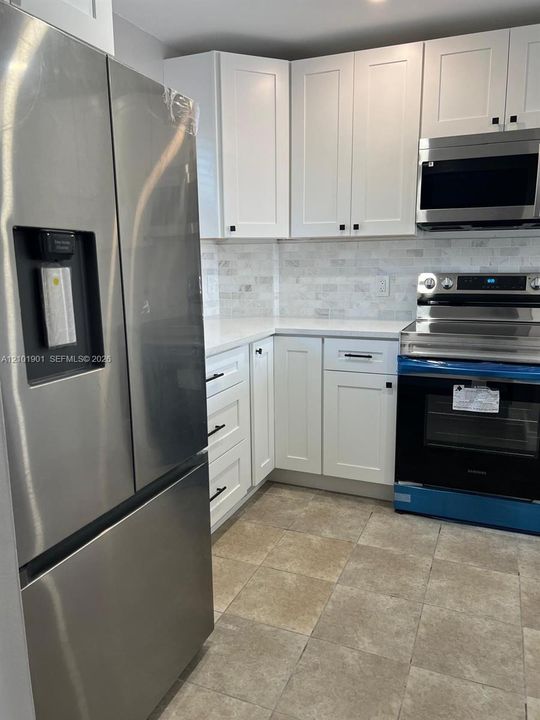 En Venta: $170,000 (2 camas, 2 baños, 975 Pies cuadrados)