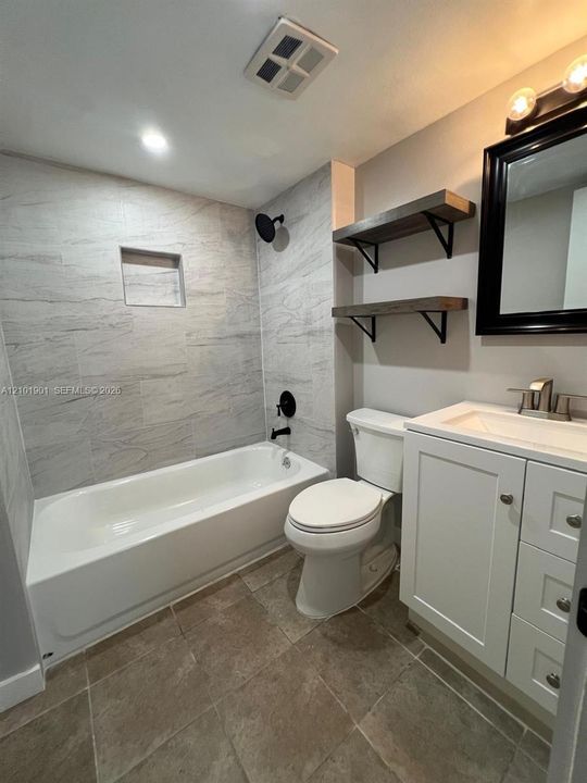En Venta: $170,000 (2 camas, 2 baños, 975 Pies cuadrados)