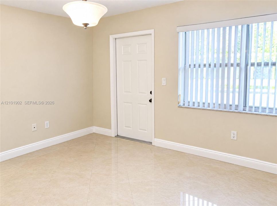 For Rent: $2,490 (1 beds, 1 baths, 665 Square Feet)