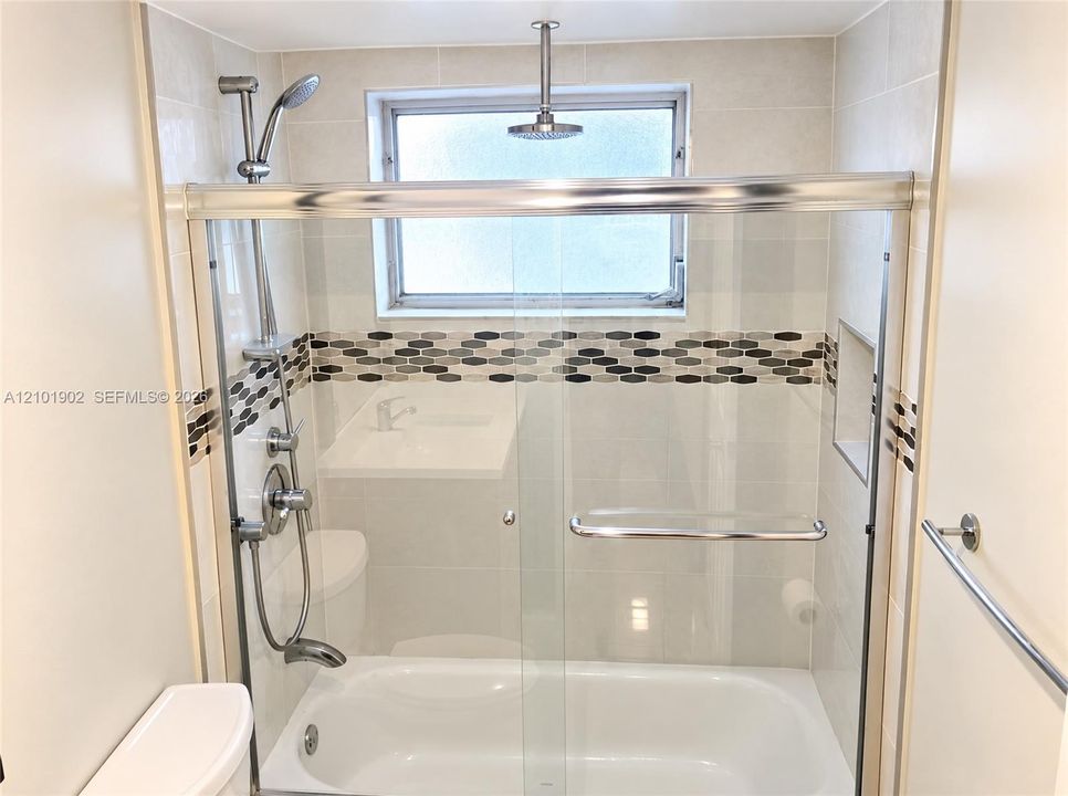 For Rent: $2,490 (1 beds, 1 baths, 665 Square Feet)