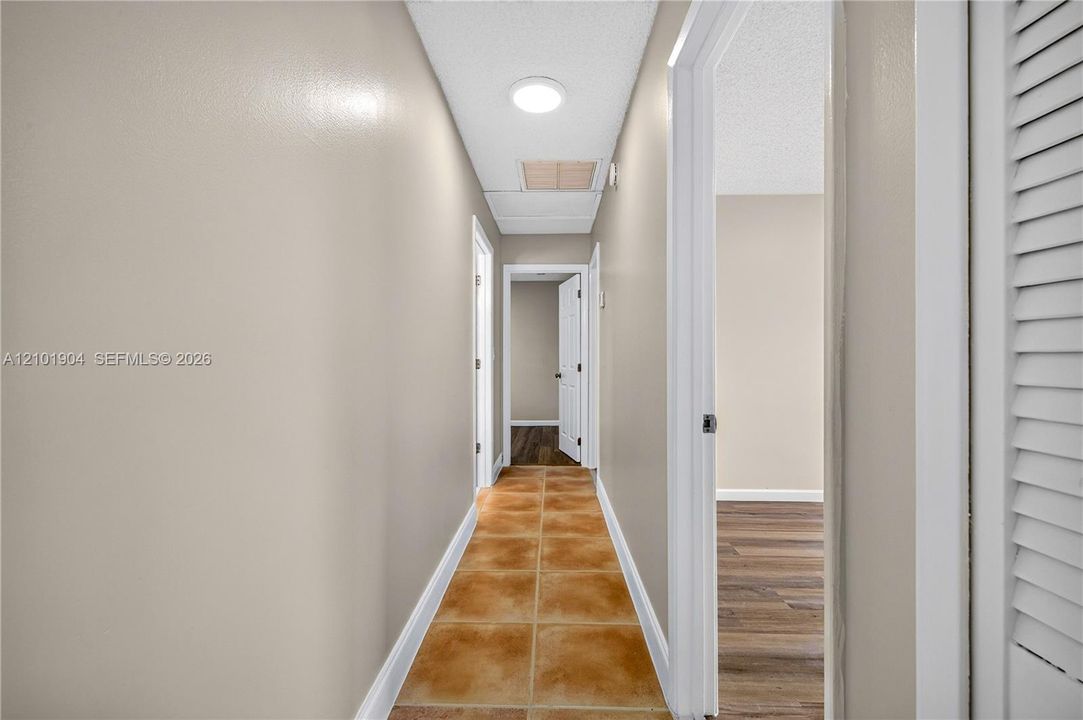 На продажу: $399,900 (3 спален, 1 ванн, 1000 Квадратных фут)