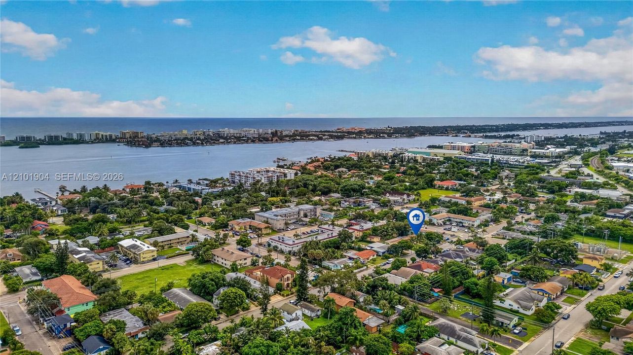 На продажу: $399,900 (3 спален, 1 ванн, 1000 Квадратных фут)