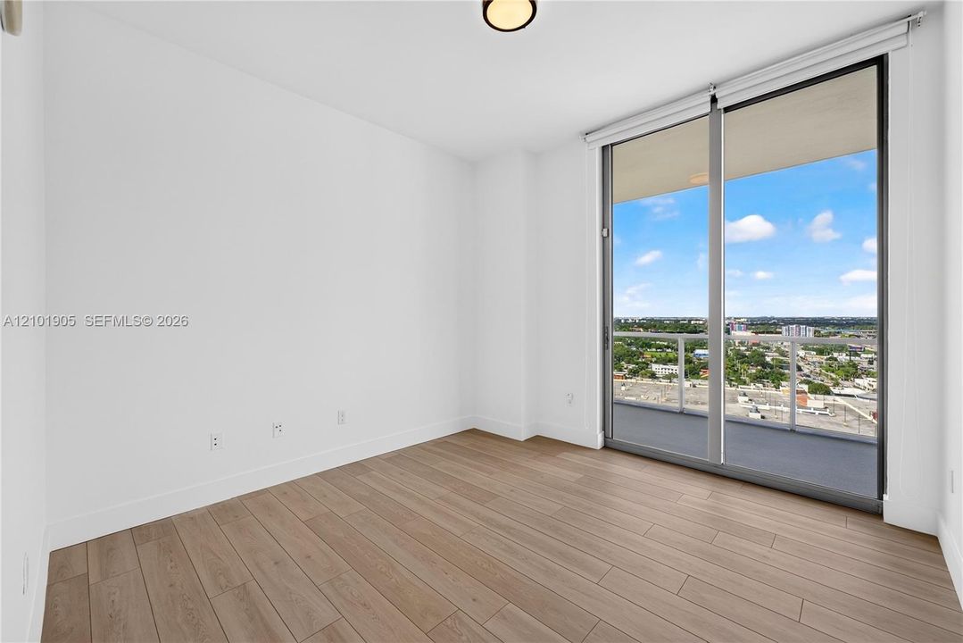 For Rent: $4,950 (3 beds, 2 baths, 1242 Square Feet)