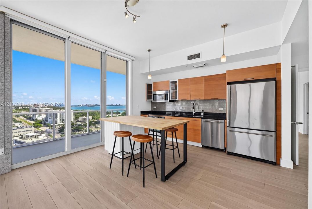 For Rent: $4,950 (3 beds, 2 baths, 1242 Square Feet)
