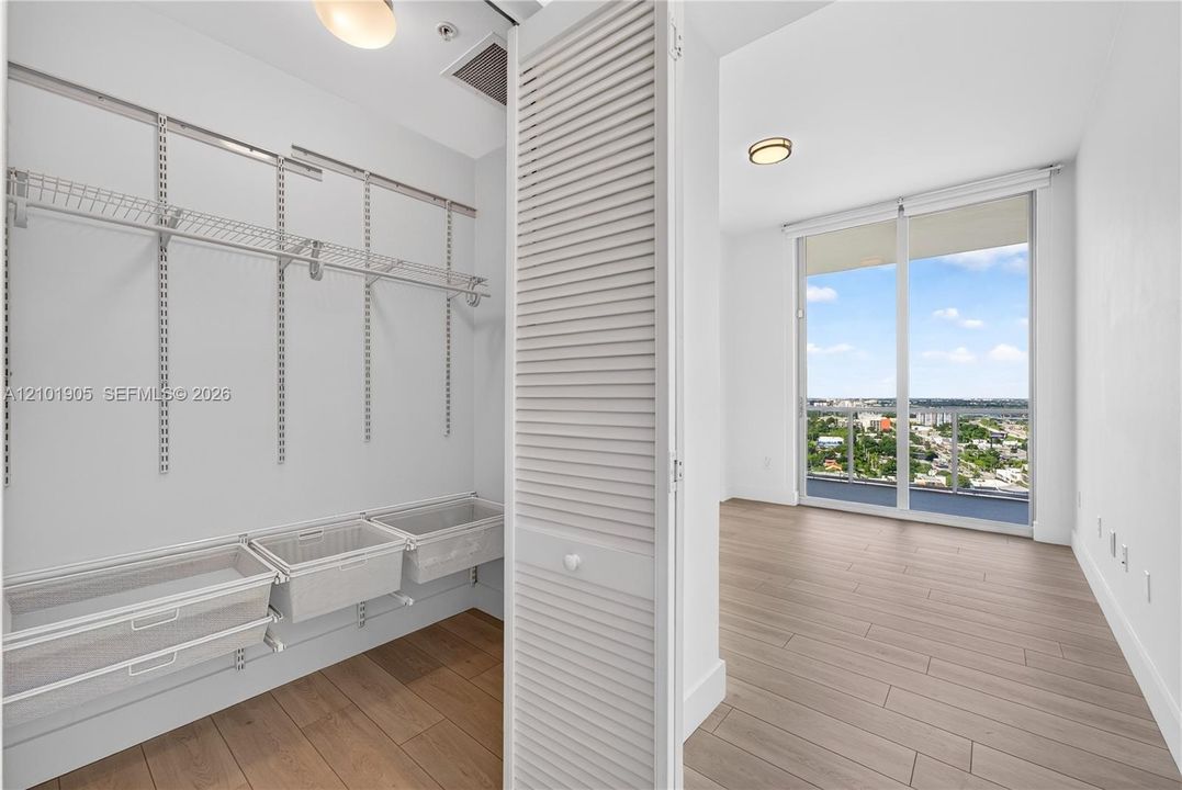 For Rent: $4,950 (3 beds, 2 baths, 1242 Square Feet)