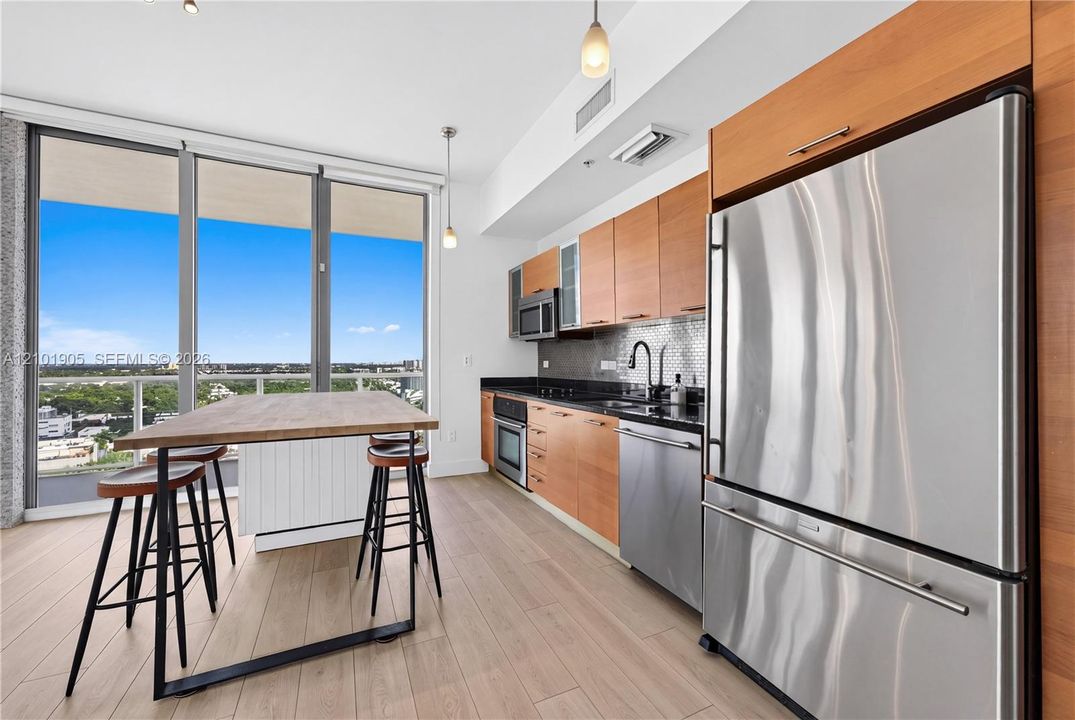 For Rent: $4,950 (3 beds, 2 baths, 1242 Square Feet)