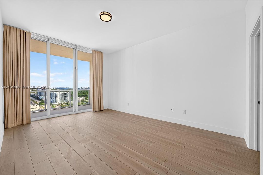 For Rent: $4,950 (3 beds, 2 baths, 1242 Square Feet)