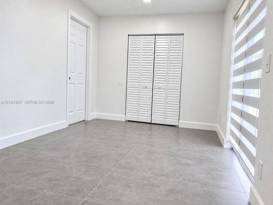 Activo con contrato: $2,600 (3 camas, 2 baños, 1200 Pies cuadrados)