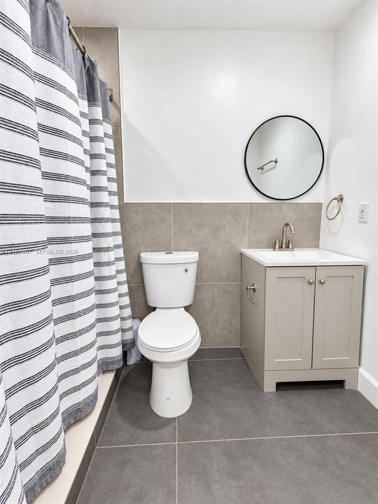 Activo con contrato: $2,600 (3 camas, 2 baños, 1200 Pies cuadrados)