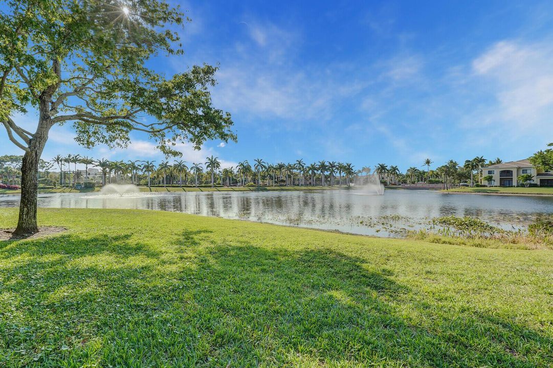 2724-305 LAKE