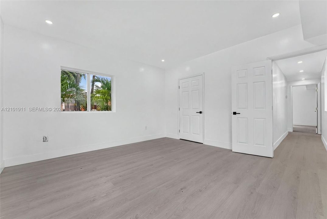 En Renta: $4,200 (4 camas, 3 baños, 1600 Pies cuadrados)