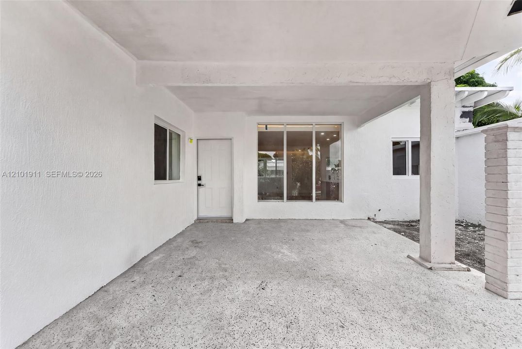 En Renta: $4,200 (4 camas, 3 baños, 1600 Pies cuadrados)