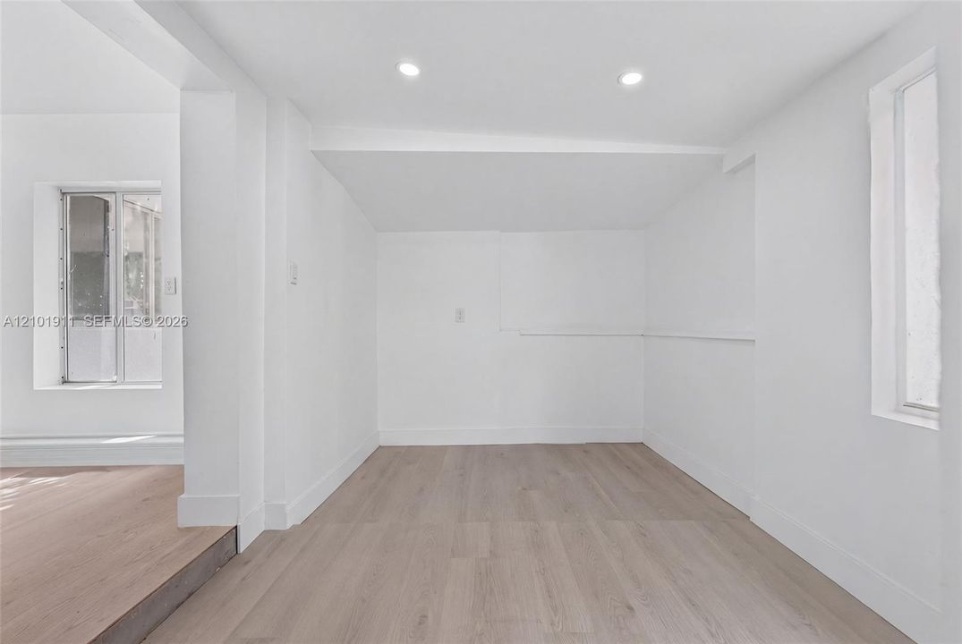 En Renta: $4,200 (4 camas, 3 baños, 1600 Pies cuadrados)