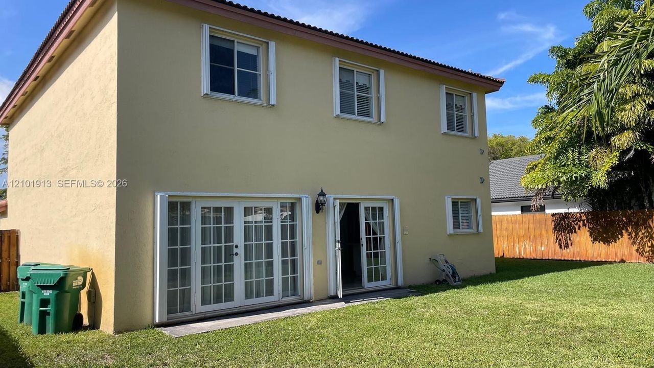 For Rent: $3,750 (4 beds, 2 baths, 2530 Square Feet)