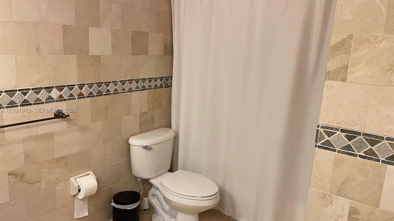 For Rent: $3,750 (4 beds, 2 baths, 2530 Square Feet)