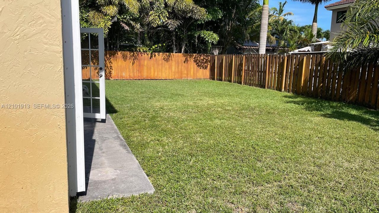 For Rent: $3,750 (4 beds, 2 baths, 2530 Square Feet)