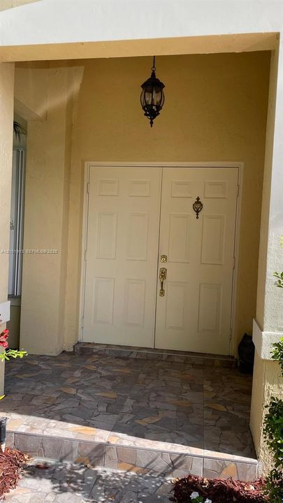 For Rent: $3,750 (4 beds, 2 baths, 2530 Square Feet)
