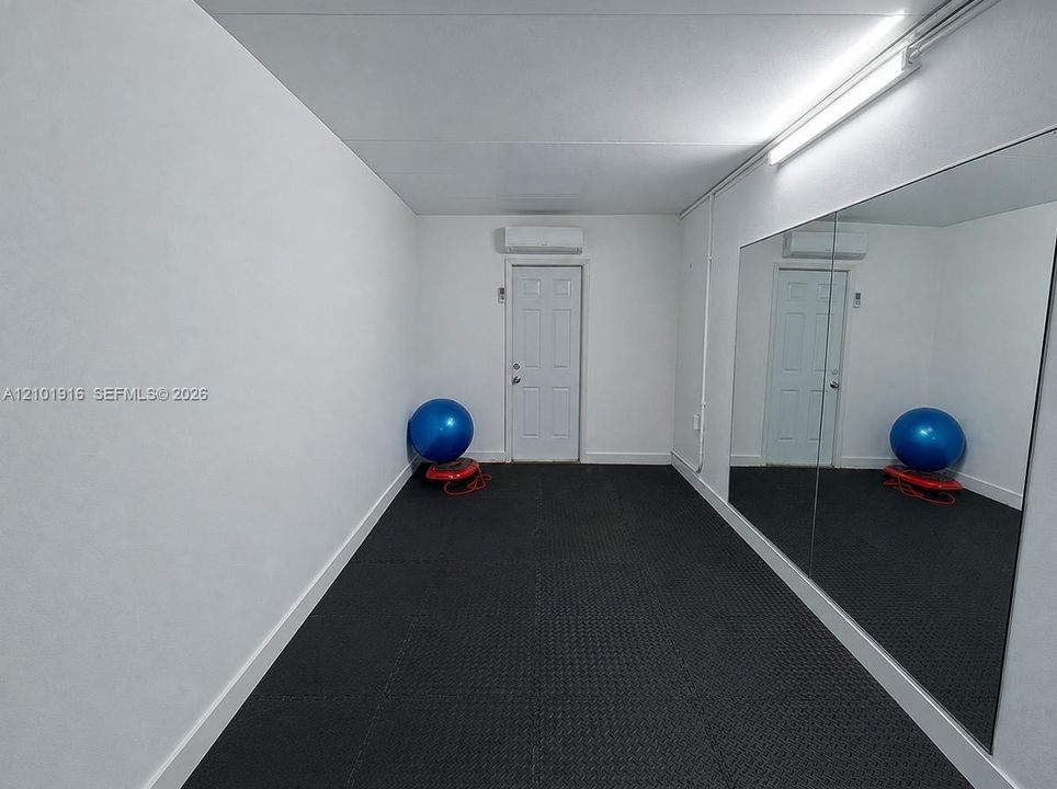 На продажу: $790,000 (5 спален, 2 ванн, 1771 Квадратных фут)