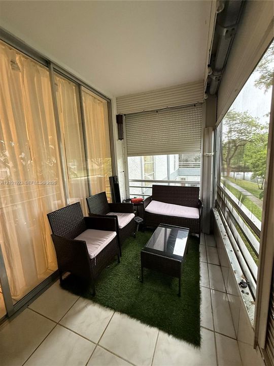 В аренду: $2,000 (2 спален, 2 ванн, 1025 Квадратных фут)