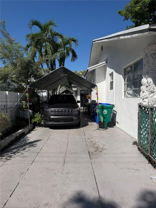 En Venta: $680,000 (3 camas, 2 baños, 2119 Pies cuadrados)