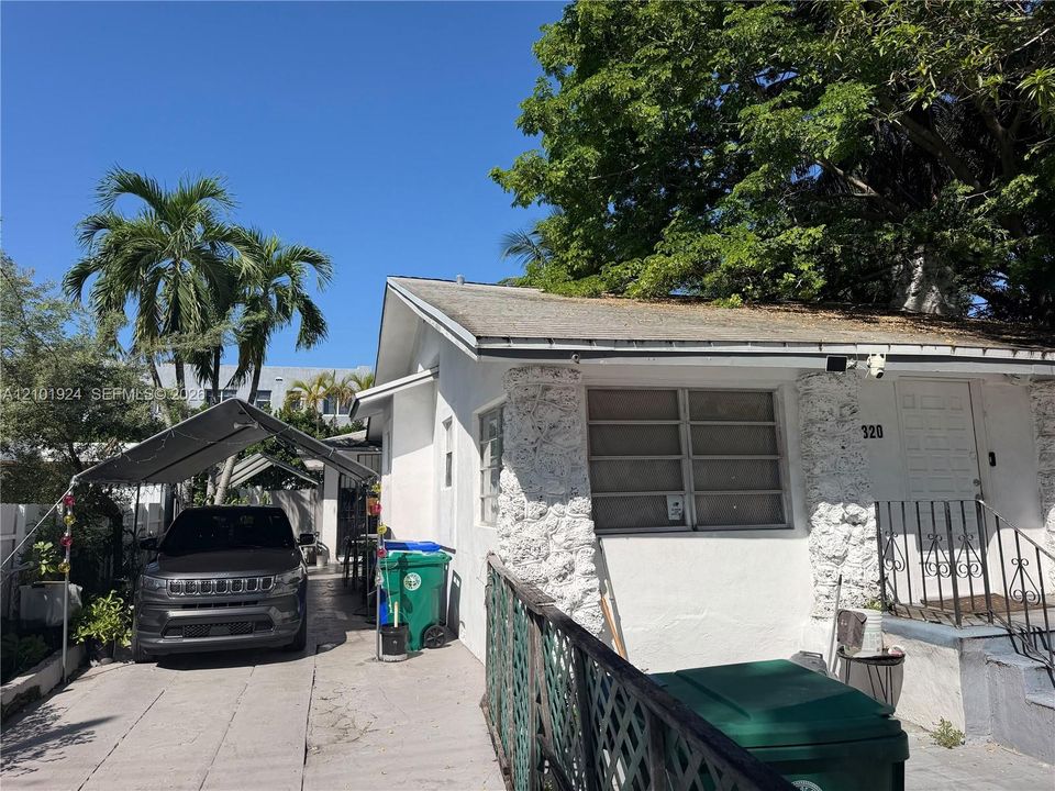 En Venta: $680,000 (3 camas, 2 baños, 2119 Pies cuadrados)
