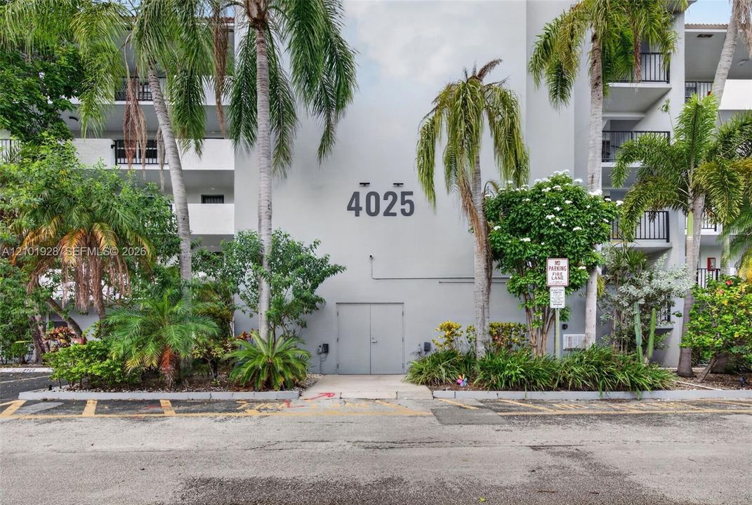 En Venta: $220,000 (2 camas, 2 baños, 1074 Pies cuadrados)