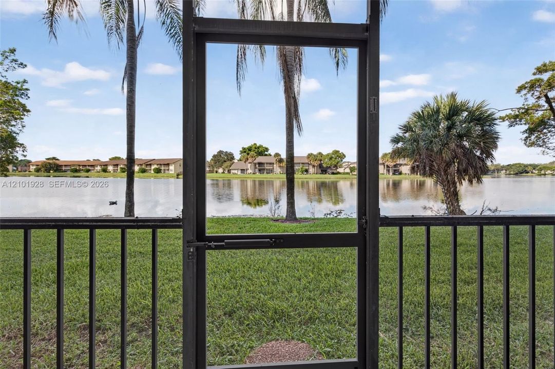En Venta: $220,000 (2 camas, 2 baños, 1074 Pies cuadrados)