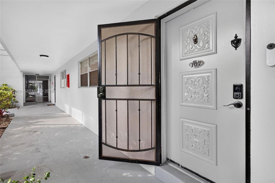 En Venta: $220,000 (2 camas, 2 baños, 1074 Pies cuadrados)