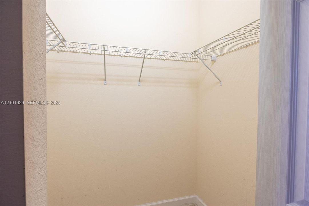 В аренду: $1,900 (2 спален, 2 ванн, 1290 Квадратных фут)