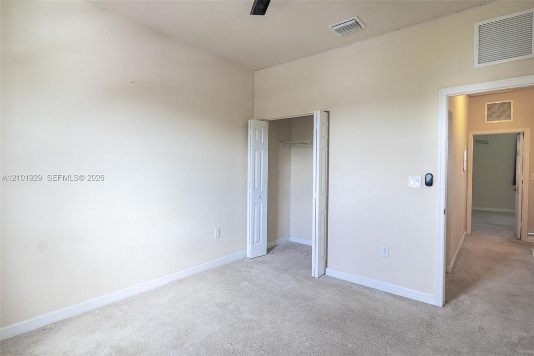 В аренду: $1,900 (2 спален, 2 ванн, 1290 Квадратных фут)