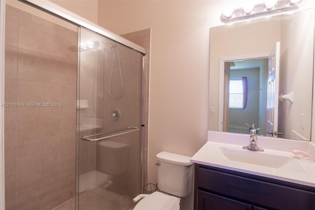 В аренду: $1,900 (2 спален, 2 ванн, 1290 Квадратных фут)