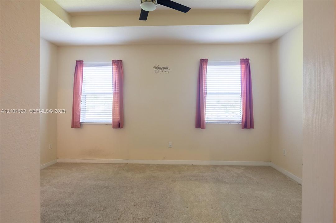 В аренду: $1,900 (2 спален, 2 ванн, 1290 Квадратных фут)