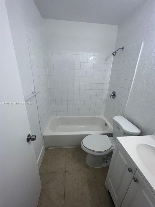 В аренду: $1,800 (2 спален, 1 ванн, 2286 Квадратных фут)