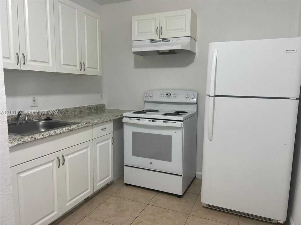 В аренду: $1,800 (2 спален, 1 ванн, 2286 Квадратных фут)
