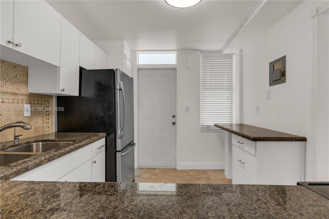 На продажу: $139,000 (1 спален, 1 ванн, 921 Квадратных фут)