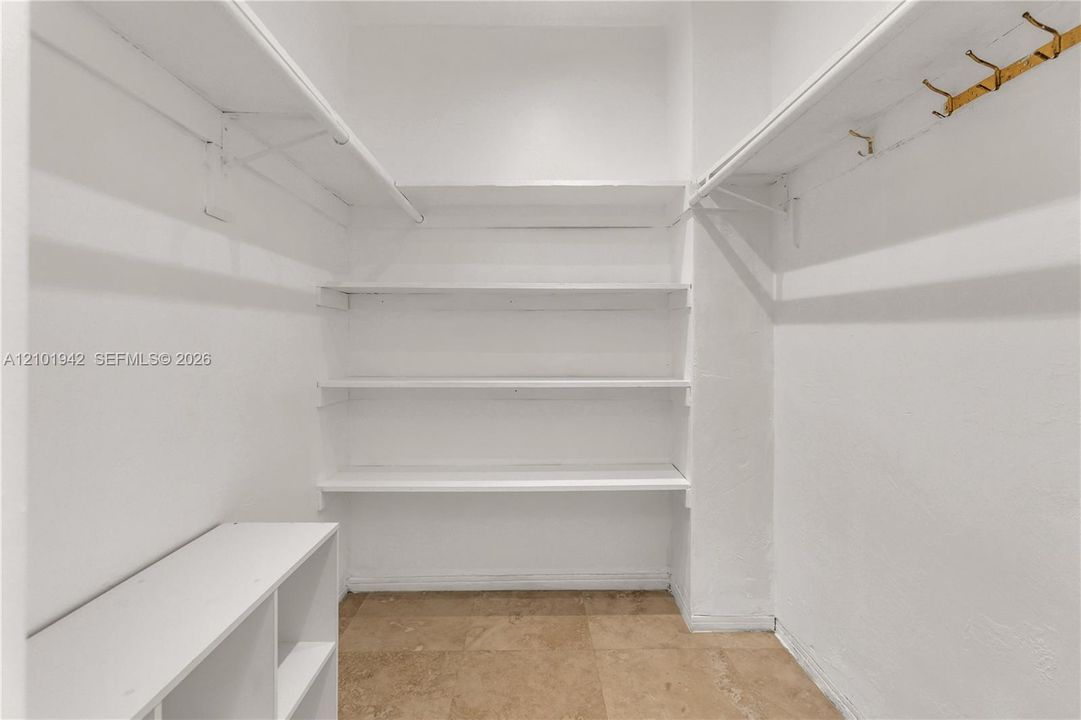 На продажу: $139,000 (1 спален, 1 ванн, 921 Квадратных фут)