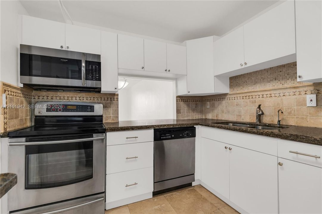 На продажу: $139,000 (1 спален, 1 ванн, 921 Квадратных фут)
