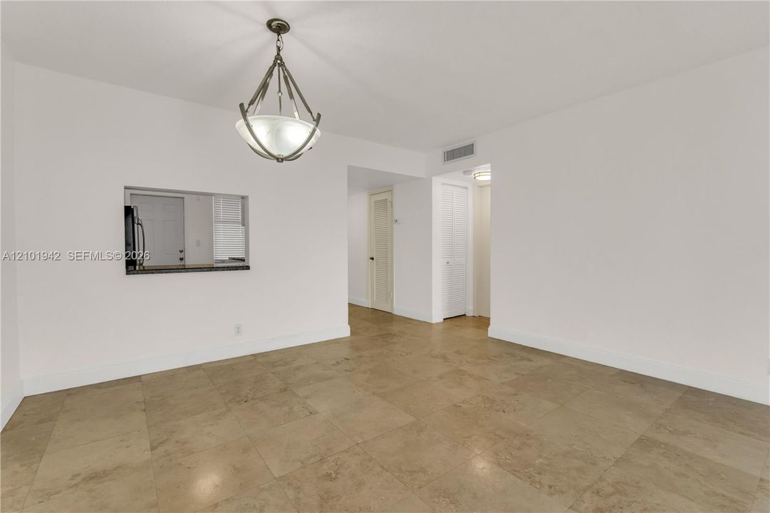 На продажу: $139,000 (1 спален, 1 ванн, 921 Квадратных фут)