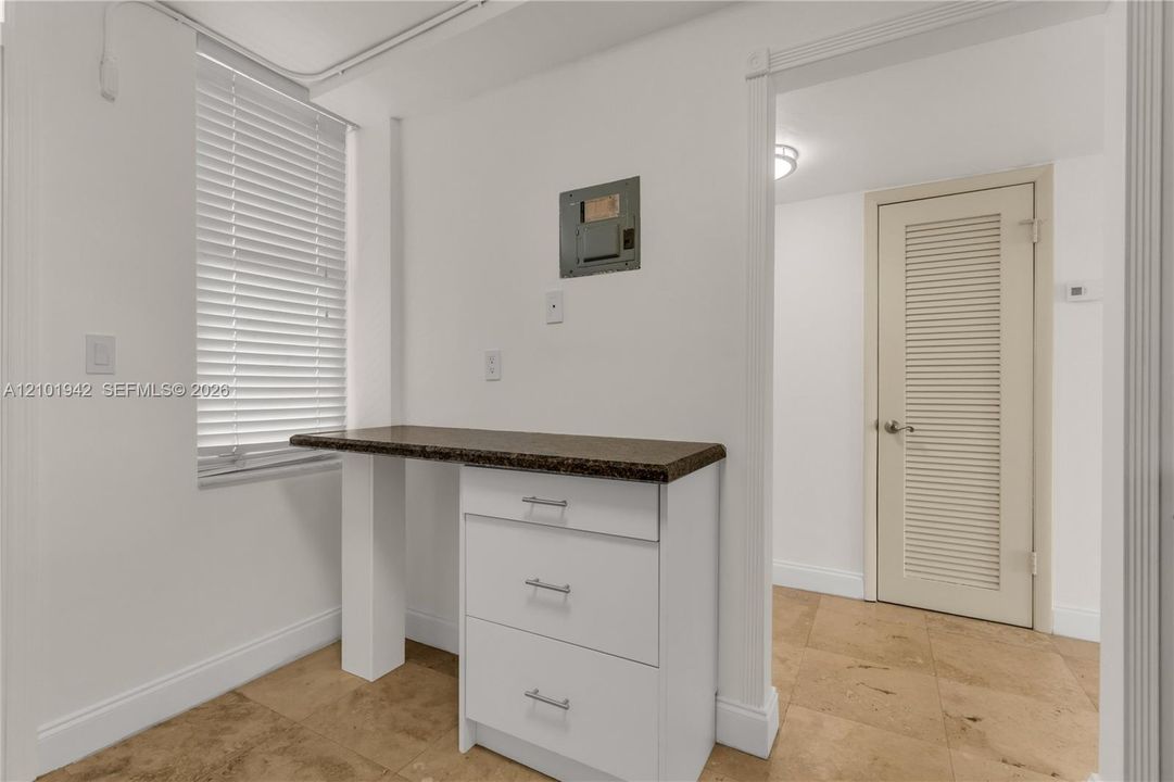 На продажу: $139,000 (1 спален, 1 ванн, 921 Квадратных фут)