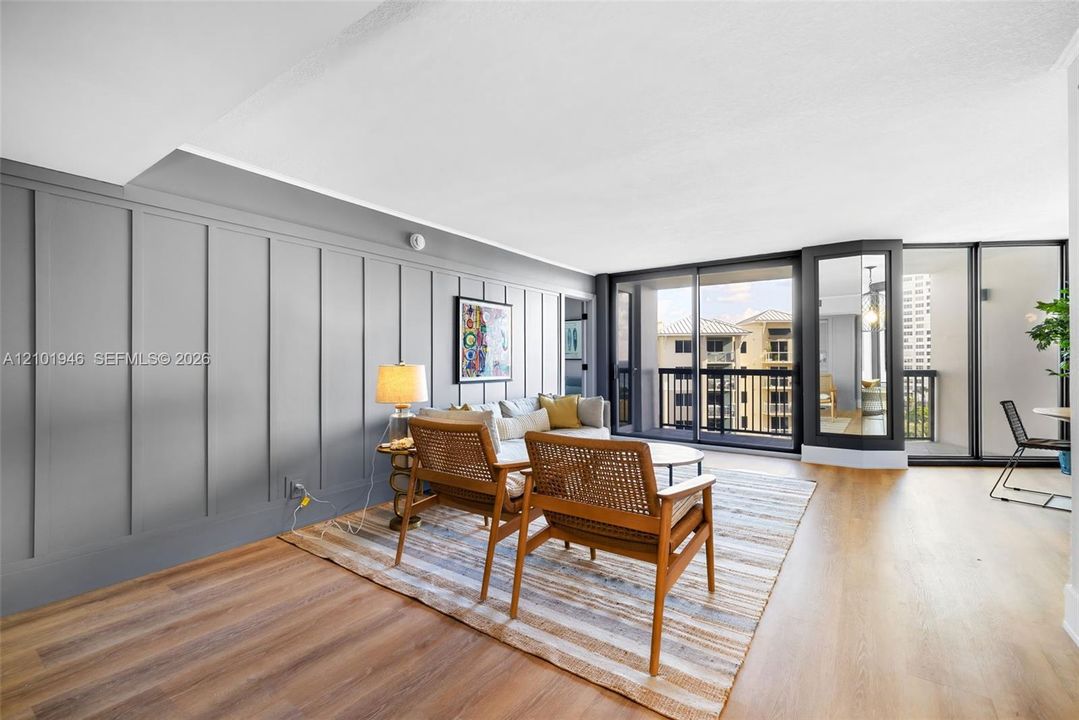 For Sale: $425,000 (1 beds, 1 baths, 960 Square Feet)