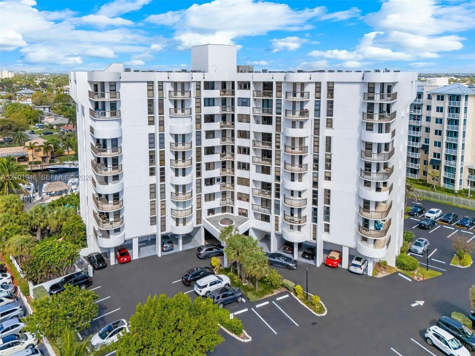 For Sale: $425,000 (1 beds, 1 baths, 960 Square Feet)