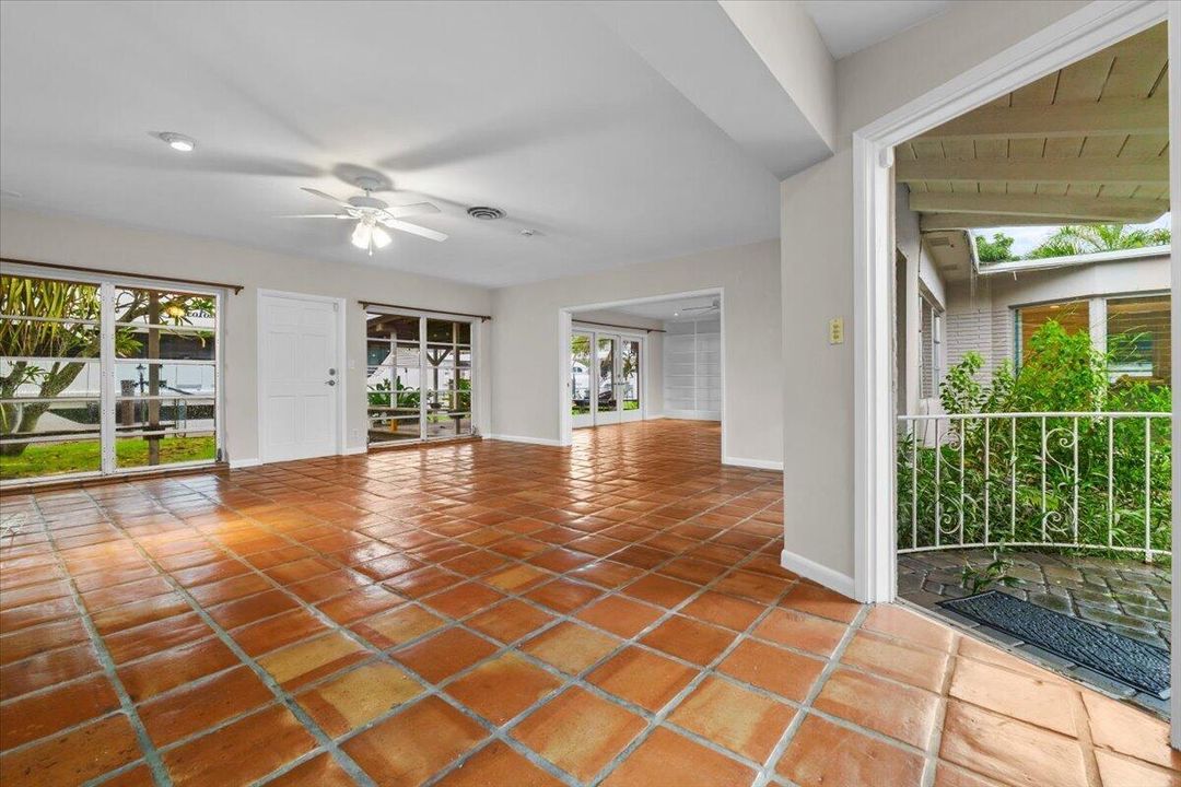2337 sw 20th front entry to living area