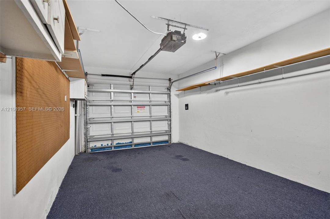 На продажу: $288,500 (2 спален, 2 ванн, 1378 Квадратных фут)