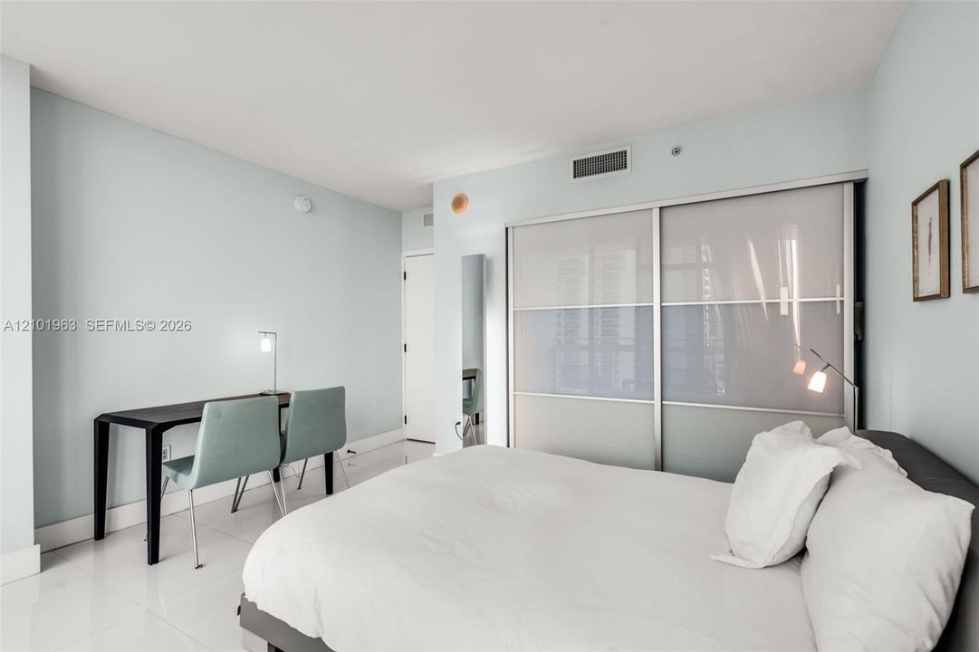 В аренду: $8,500 (2 спален, 2 ванн, 1103 Квадратных фут)