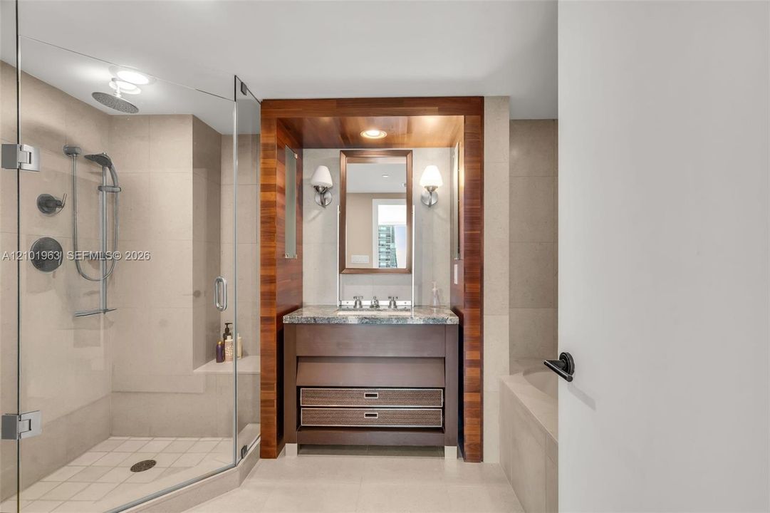 В аренду: $8,500 (2 спален, 2 ванн, 1103 Квадратных фут)