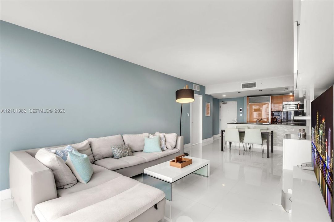 В аренду: $8,500 (2 спален, 2 ванн, 1103 Квадратных фут)