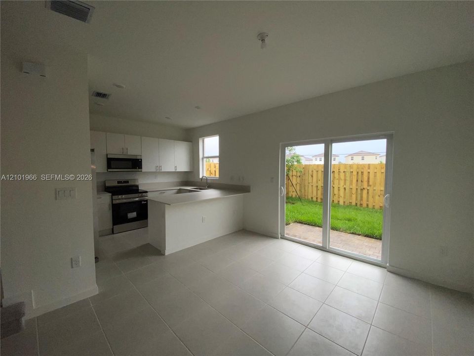В аренду: $2,400 (3 спален, 2 ванн, 0 Квадратных фут)