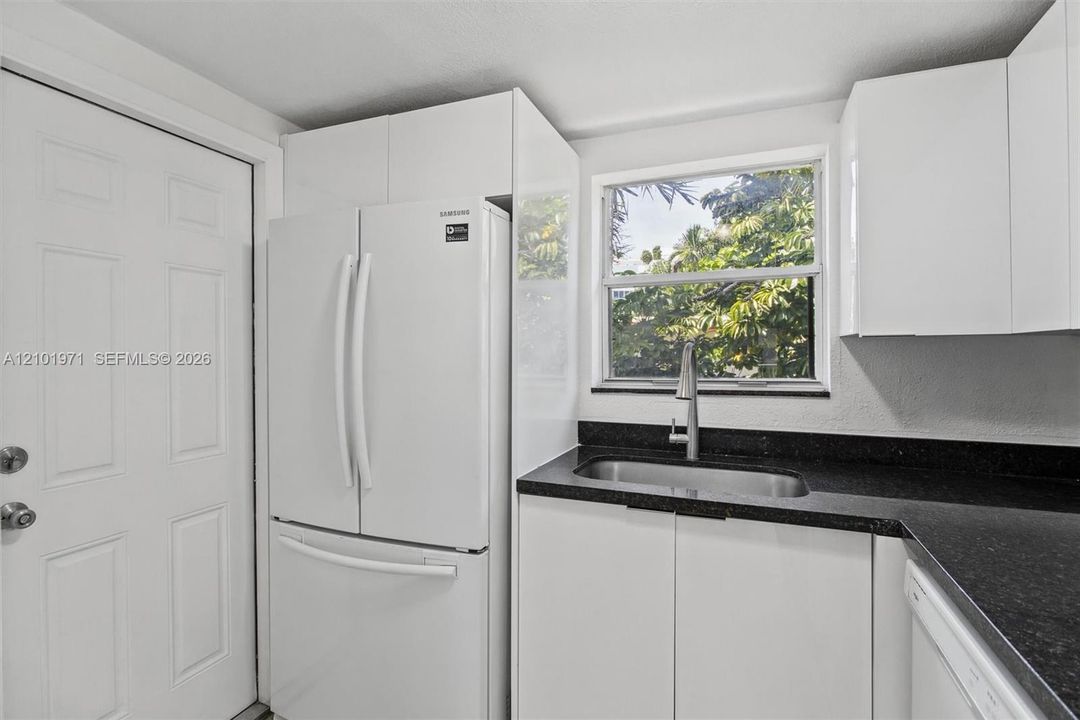En Venta: $348,900 (2 camas, 2 baños, 1042 Pies cuadrados)